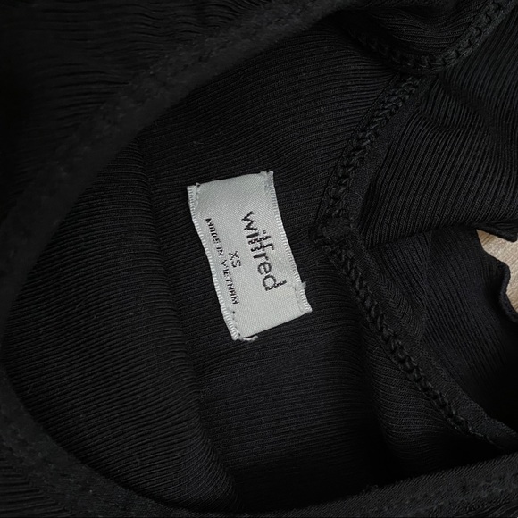 *SOLD* Aritzia Wilfred Danette Bodysuit Black XS - Picture 3 of 3